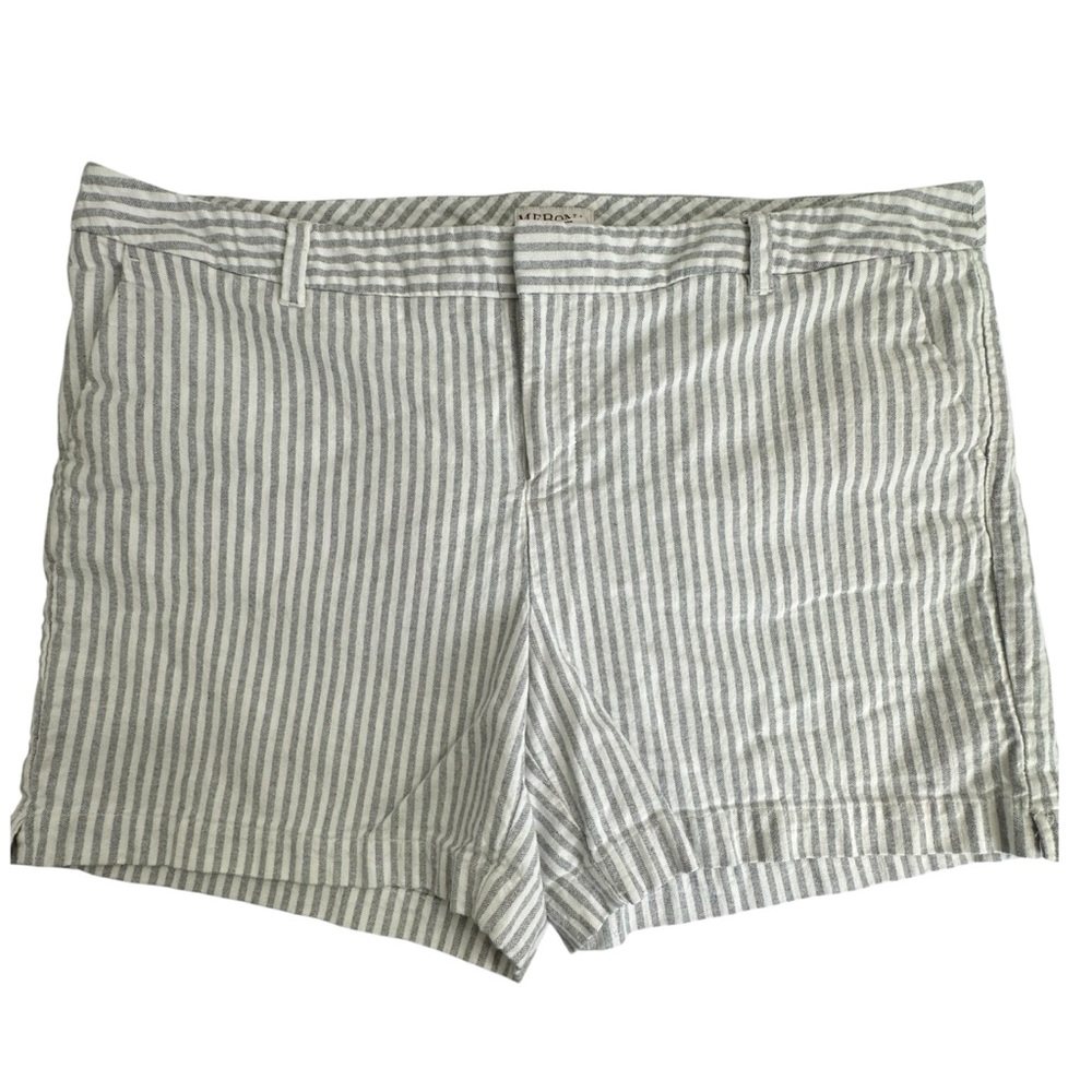 MERONA Gray & White Striped Cotton Flat Front‎ Womens Shorts Size 16